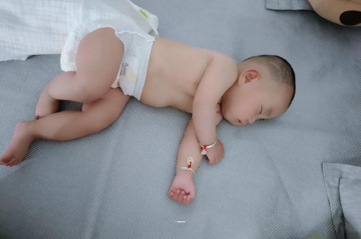 府谷怀孕多久肚子会胀气